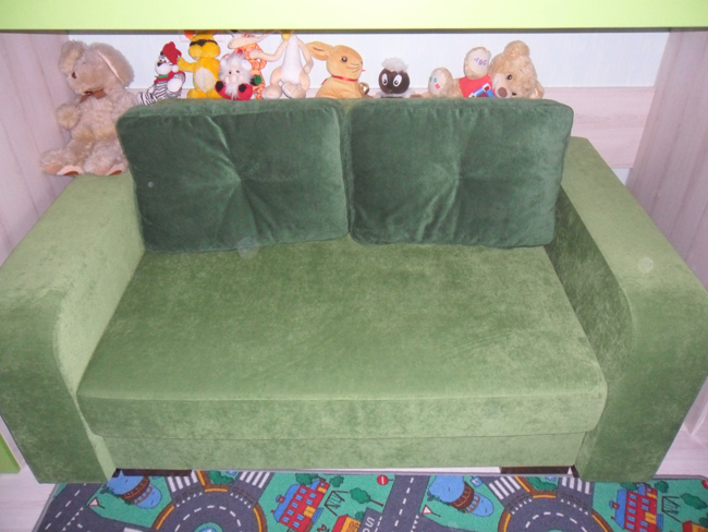 Детский диван зеленого цвета