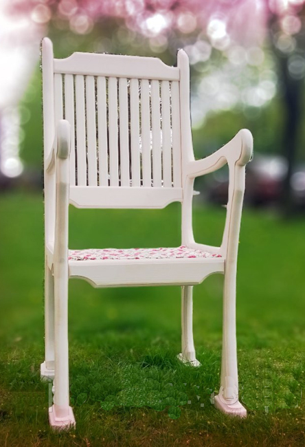 Кресло деревянное белое