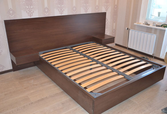 Кровать двуспальная цвета венге