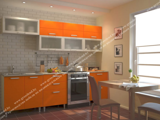 Кухня линейная с оранжевым фасадом