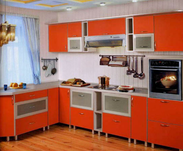Кухня оранжевая угловая