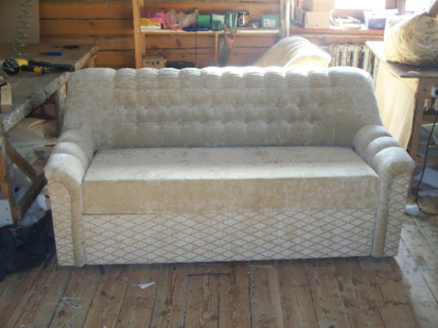Линейный диван с высоким сиденьем