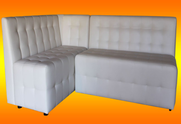 Угловой диван для кухни белого цвета
